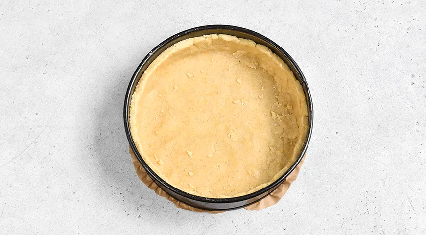 Яблочный пирог по-немецки с орехами