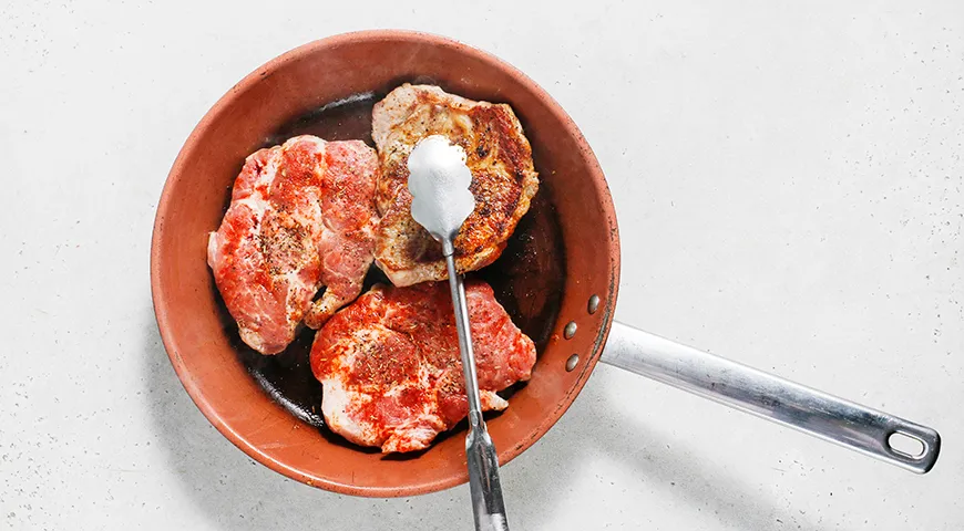 Мясо по-французски из свинины на сковороде