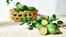 Начался сезон фейхоа: откуда привозят в Россию эту ягоду и какую лучше выбрать