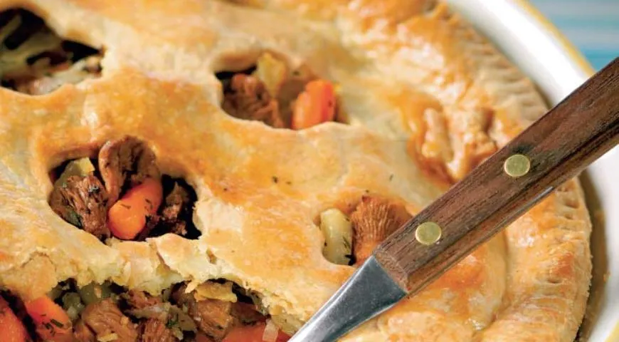 Пирог с брюквой и лисичками