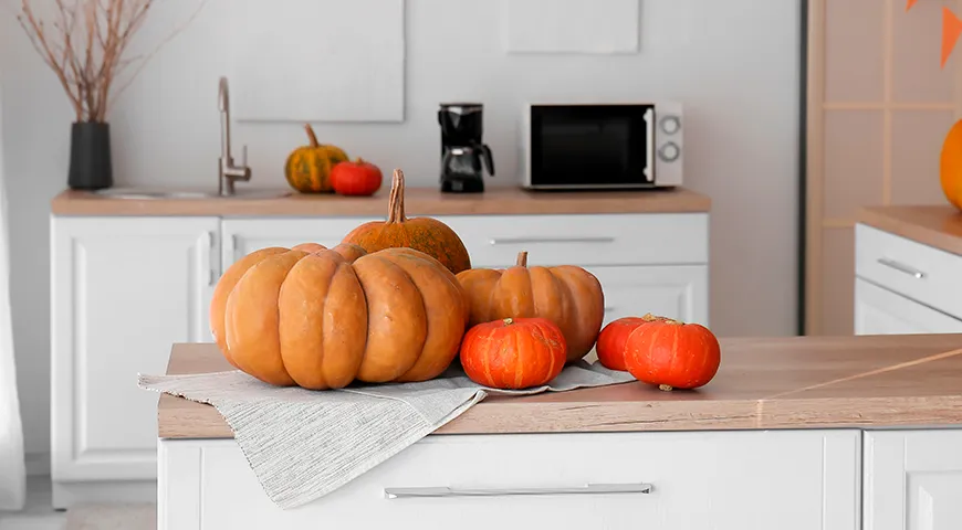 При комнатной температуре тыква хранится примерно 2 месяца