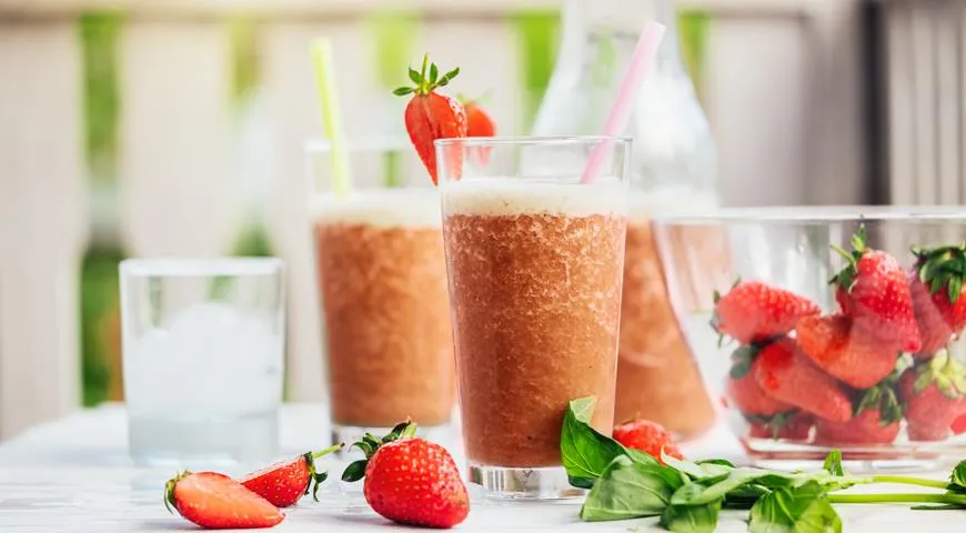 Смузи на завтрак перед тренировкой: 9 простых рецептов