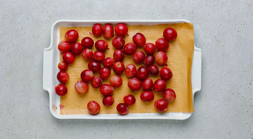 Салат из полбы с виноградом
