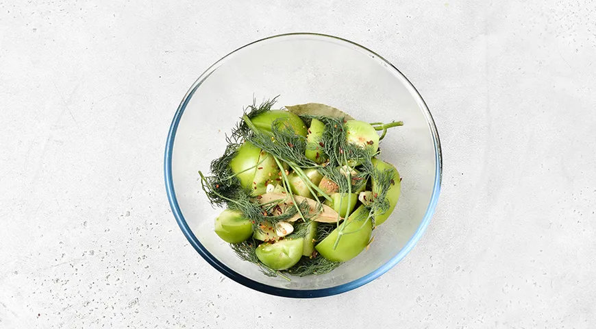 Маринованные зеленые помидоры быстрого приготовления