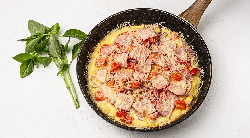 Ленивая пицца из лаваша на сковороде