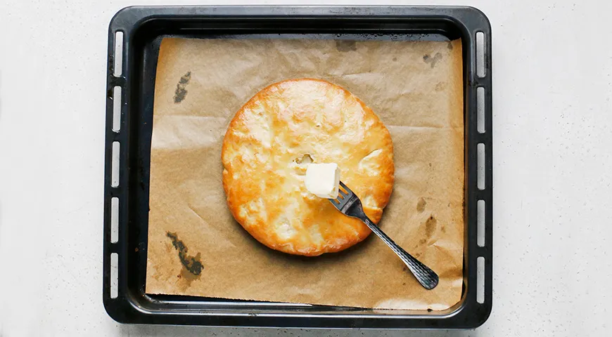 Осетинский пирог с курицей и сыром