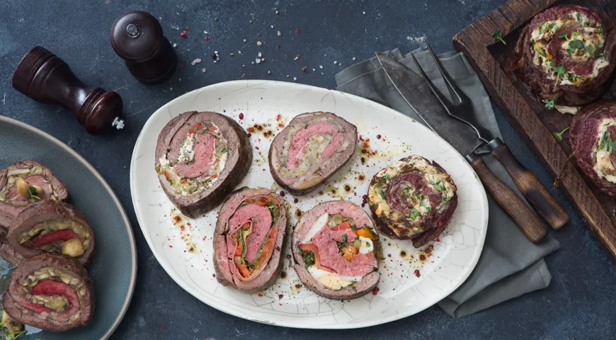 Мясной рулет из говядины и 5 лучших начинок к нему