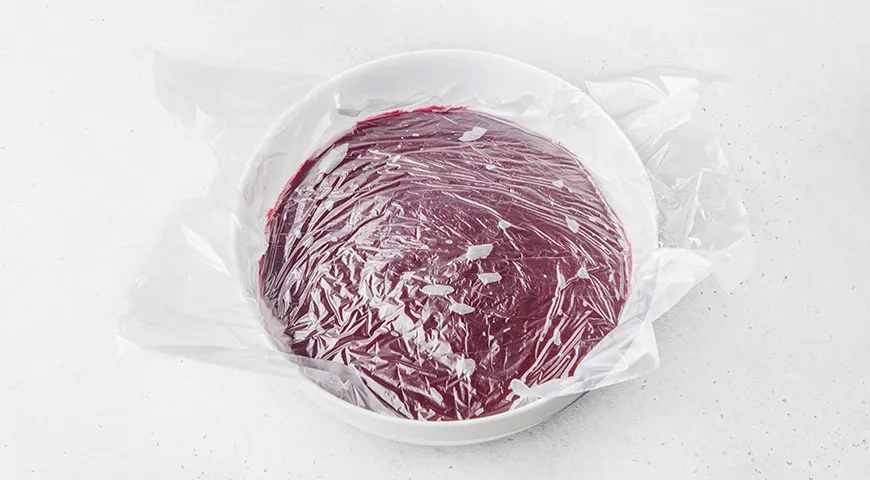 Блинный торт с кремом из сметаны и сгущенки