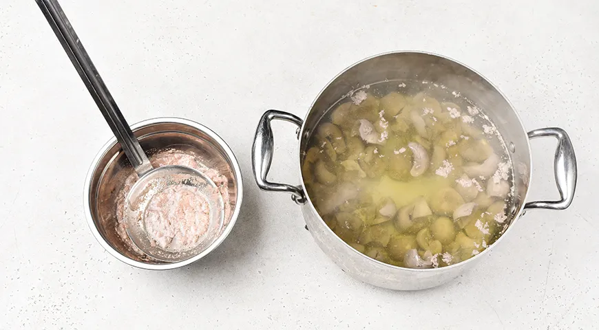 Свиные почки, тушенные в сметане