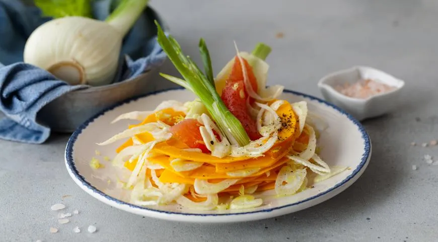 Рецепт салата с фенхелем, грейпфрутом, тыквов и морской солью