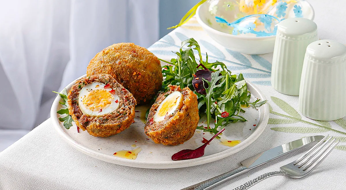 Яйца по-шотландски, жаренные во фритюре