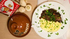 Рецепты с вином, шампиньонами и мясной гастрономией