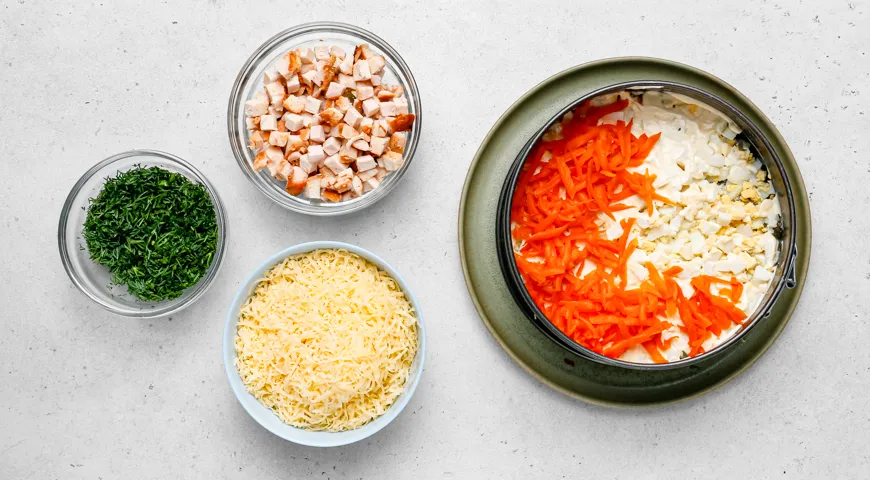 Салат «Грибное лукошко» с опятами и курицей