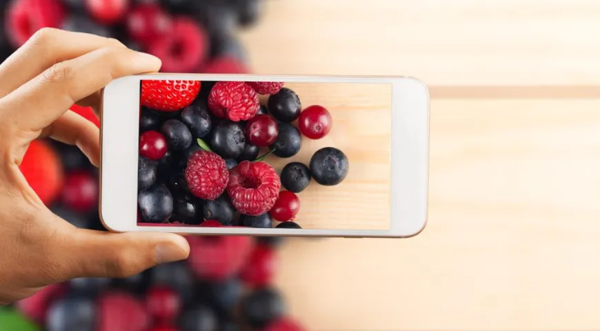 В ягодах много клетчатки и полифенолов, что полезно для метаболических процессов, однако в них присутствует достаточное количество углеводов, особенно в сладких видах