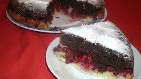 Черно-белый пирог с брусникой