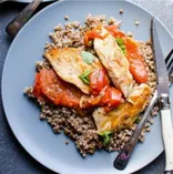 Ароматная куриная грудка с томатами