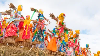 Почему Масленица на самом деле не веселый праздник, а поминки и дни пьяного кутежа: как отмечали раньше и какие блины пекли