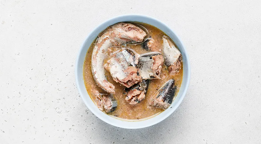 Бутерброды с сайрой и яйцом