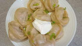 Пельмени с куриным фаршем и овощами