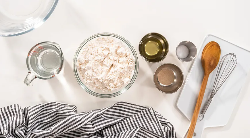 Базовые ингредиенты для приготовления хлеба