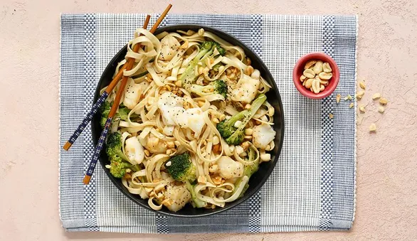 Лапша удон с белой рыбой всего из 5 ингредиентов