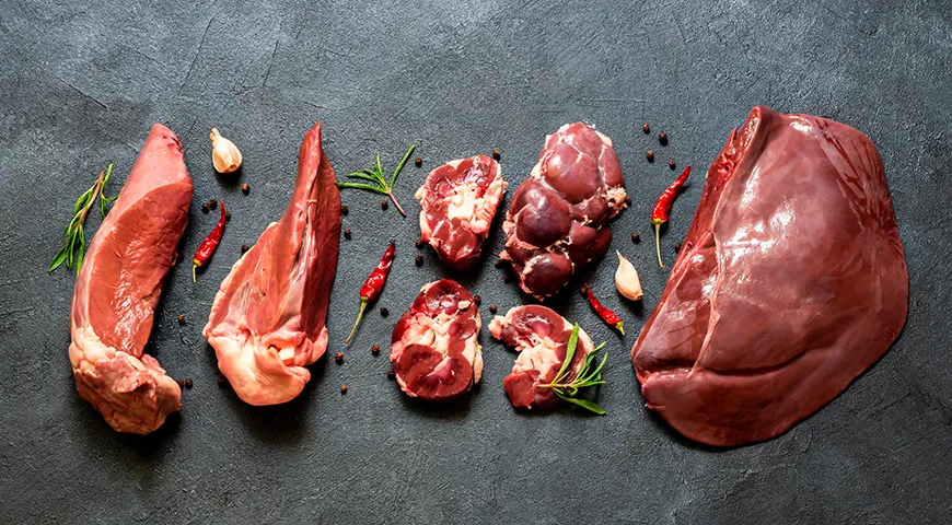 Бесспорный плюс субпродуктов — гемовое железо. Оно нужно беременным, людям с анемией и донорам