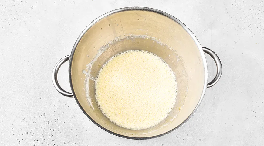 Сладкий заливной пирог со щавелем