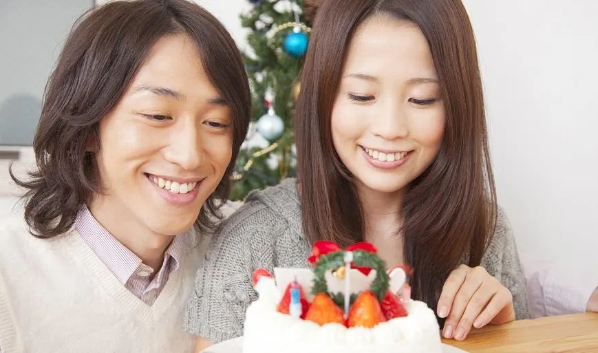 Каждая японская женщина лучше съест рождественский торт целиком, чем будет так называться
