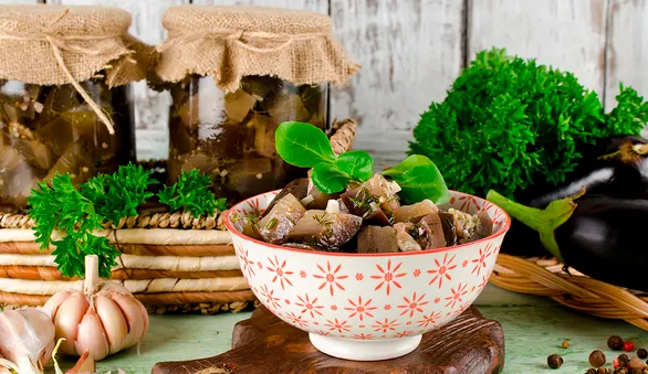 Маринованные баклажаны: 6 вкусных домашних рецептов