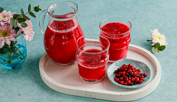 Кисель из овсяных хлопьев с брусникой