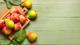 Врач объяснил, чем груши полезнее яблок