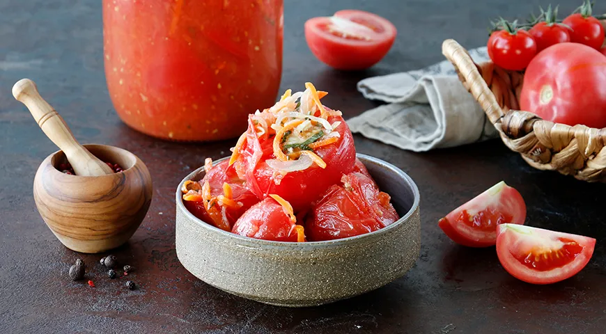 Фаршированные помидоры в томатном соке