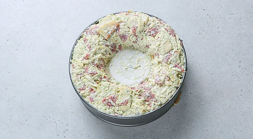 Сырный хлеб с колбасой