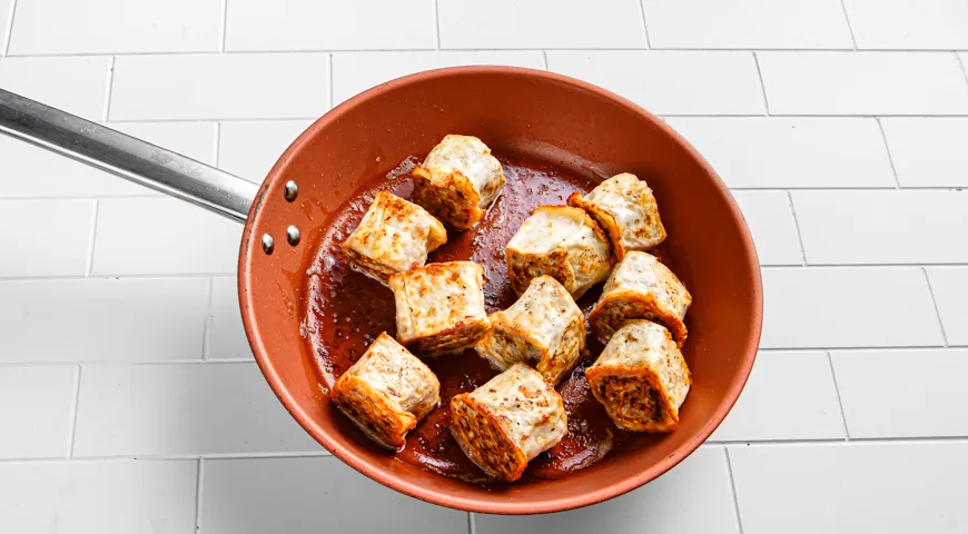 Рулетики из лаваша с фаршем (на сковороде)