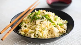 Жареный рис с кальмарами и имбирем