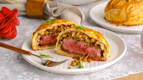 Мини-веллингтон с говядиной