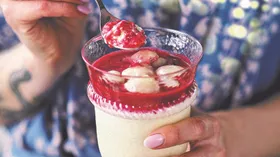 Рецепты на завтрак с яйцом куриным и клубникой