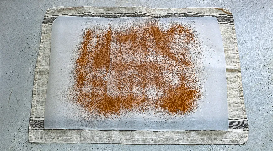 Шоколадное полено с фундуком