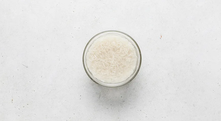 Салат из консервированной сайры с яйцом и рисом