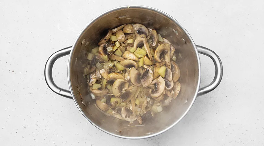 Сырный крем-суп с шампиньонами