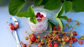 Клубничный коктейль с кефиром