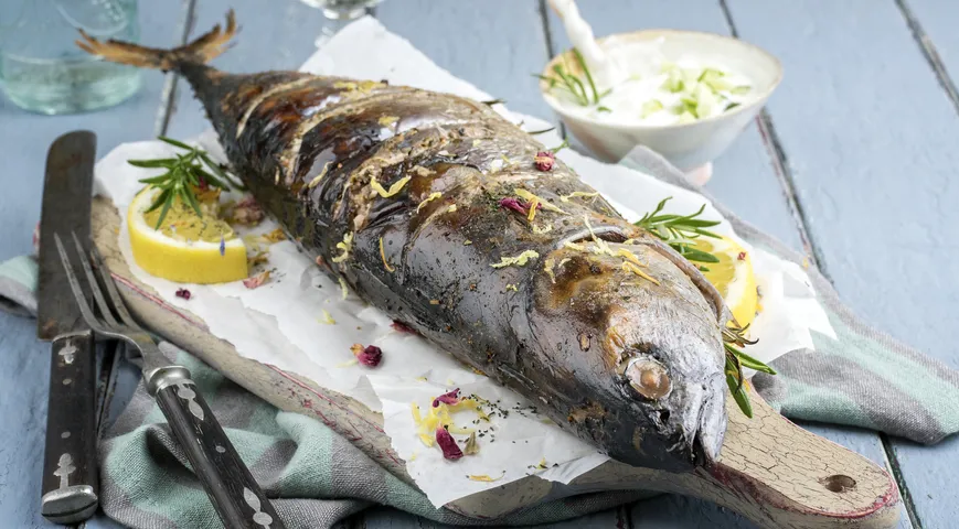 Отличить пеламиду от скумбрии можно по размеру — она обычно крупнее