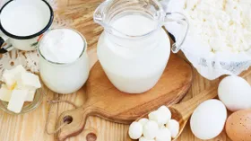 Как и сколько хранить молоко и кисломолочные продукты