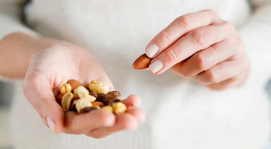 Несмотря на свою калорийность, орехи являются одним из основных продуктов здорового питания