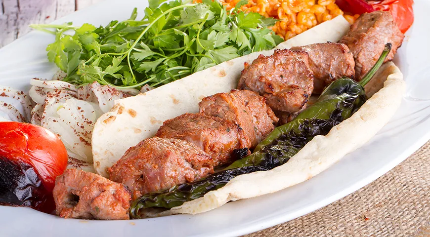 Шашлык в духовке в рукаве