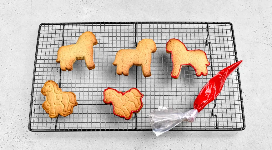 Новогоднее печенье «Конь-огонь»