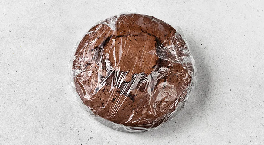 Шоколадный торт со сметанным кремом