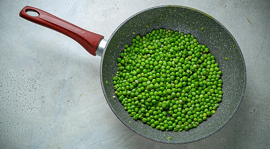 Боул с курицей и голубикой