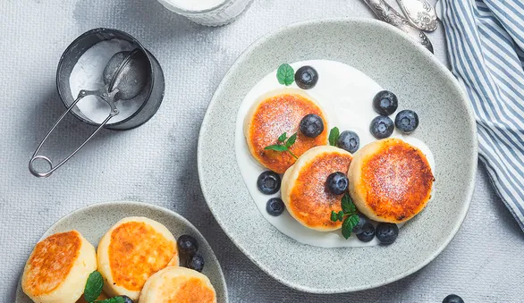 Вкусные сырники на завтрак: 7 аппетитных рецептов для тех, кто готовит с любовью