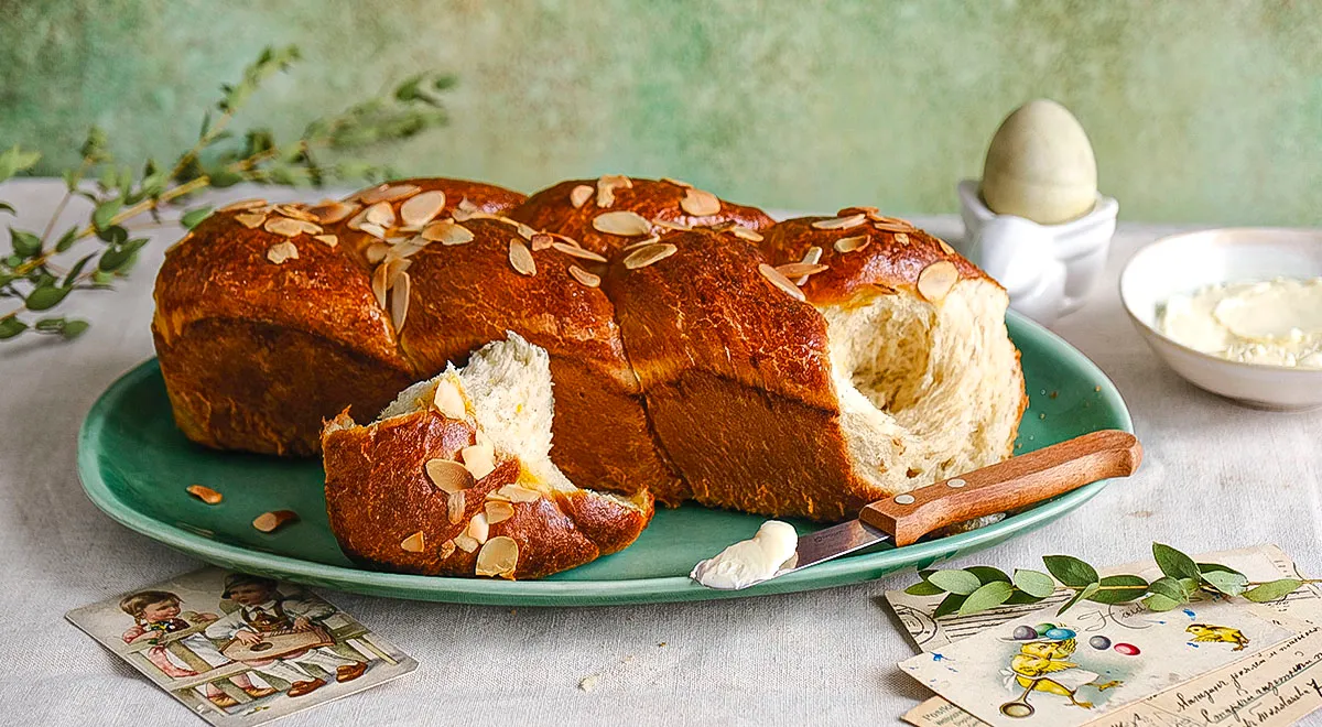 Греческий хлеб Цуреки